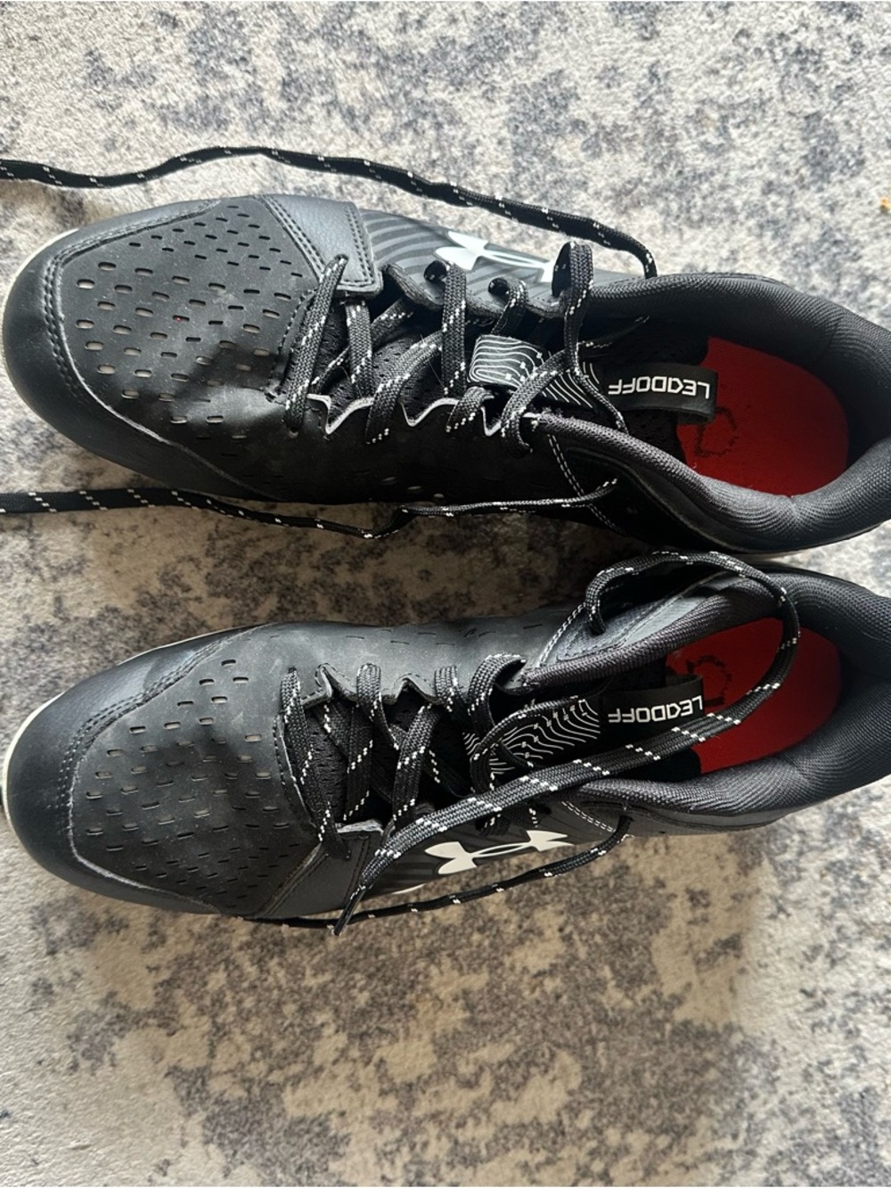 Under Armour Men’s Black LEADOFF Baseball Cleats—sz 10